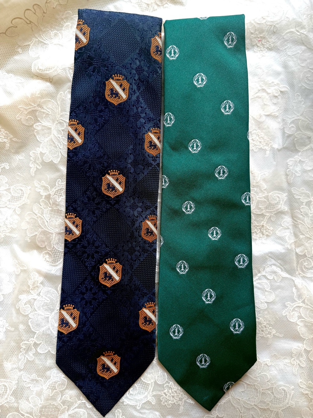 Vint Curated Old Money Necktie Duo Navy Lion Crest & Green Chess Club Bishop Ivy